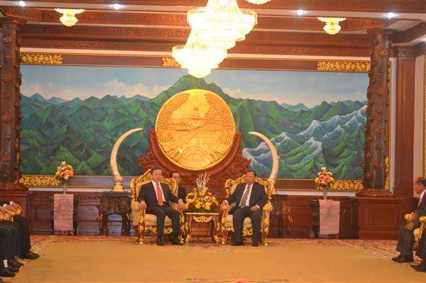 រដ្ឋមន្ត្រីក្រសួងនគរបាលវៀតណាមបំពេញទស្សនកិច្ចការងារនៅឡាវ